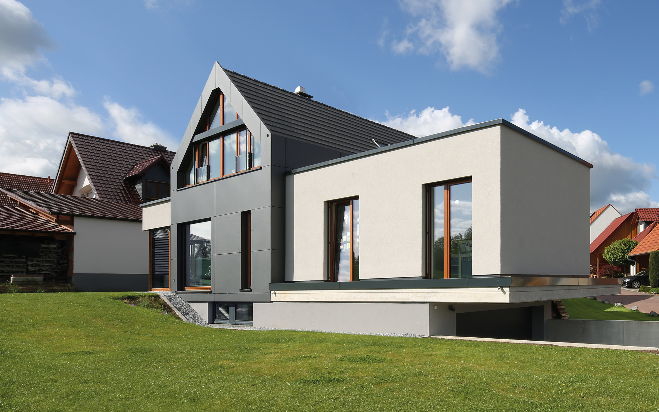 HAUS / MO / GO – 2012